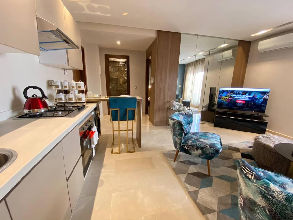 Pearl 13 - Brand New, Luxury & Elegant W/ Balcony Casa Blanca