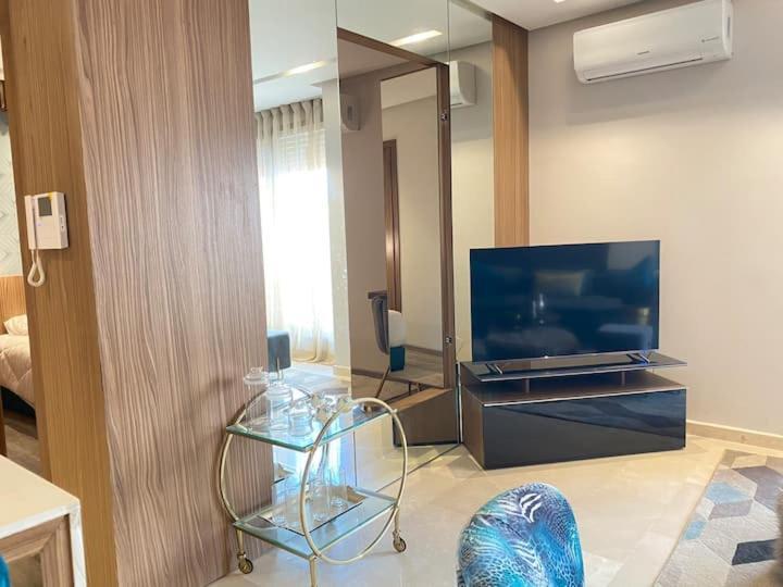 Pearl 13 - Brand New, Luxury & Elegant W/ Balcony Apartamento