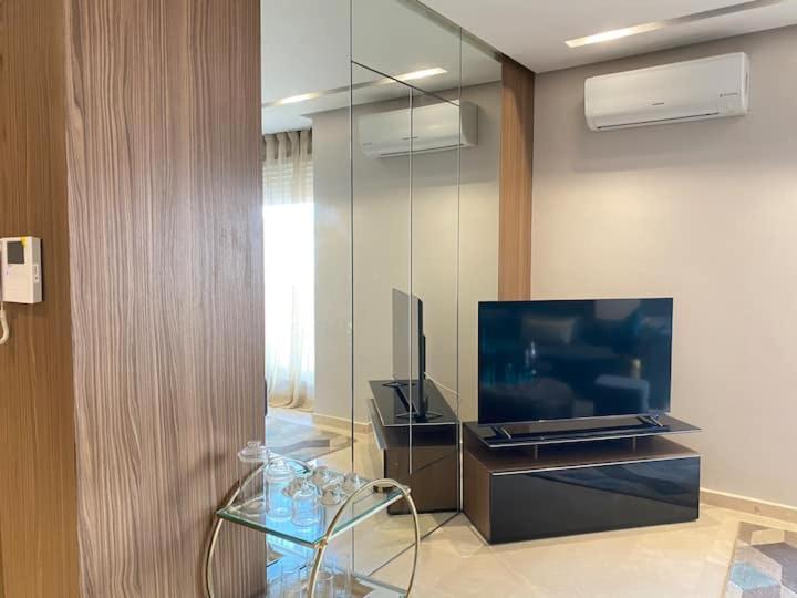 Pearl 13 - Brand New, Luxury & Elegant W/ Balcony *